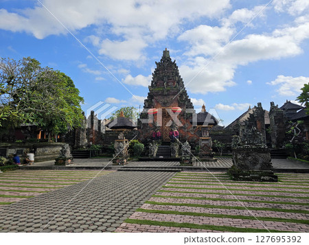 Batuan Temple, Ubud, Bali Batuan Temple, Ubud, Bali 127695392