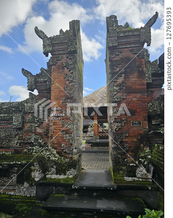 Batuan Temple, Ubud, Bali Batuan Temple, Ubud, Bali 127695393