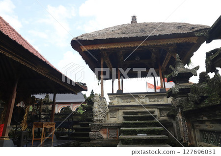 Bali Ubud Royal Palace 127696031