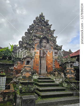 Bali Ubud Royal Palace 127696034