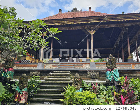 Bali Ubud Royal Palace 127696043