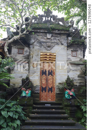 Bali Ubud Royal Palace 127696048