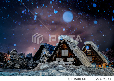 Shirakawago snow scene 127696254