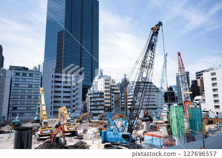 大規模建築工地的都市景觀 池袋再開發 2025.06 d-4 低飽和度 大規模建築工地的都市景觀 池袋再開發 2025.06 d-4 低飽和度 127696557