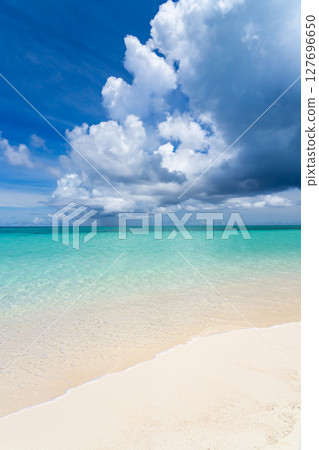 Miyako Island: Beautiful Miyako Blue and Summer Clouds 127696650
