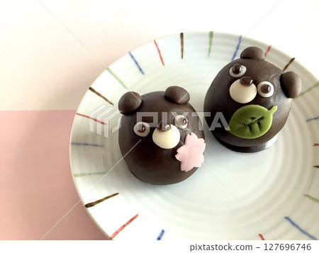 Kuma in the forest 127696746