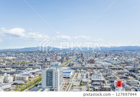 石川縣金澤市 - 從金澤縣廳展望台(JR金澤站方向)眺望金澤市的街景 石川縣金澤市 - 從金澤縣廳展望台(JR金澤站方向)眺望金澤市的街景 127697944
