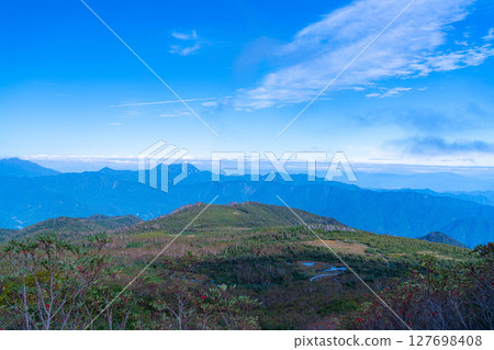 [Mountain material] Tenguhara and sea of clouds in early autumn [Nagano Prefecture] 127698408