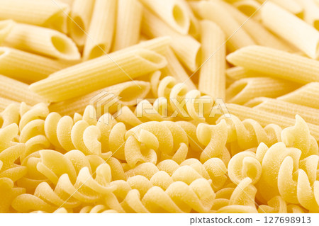 通心粉和冷麵食 127698913