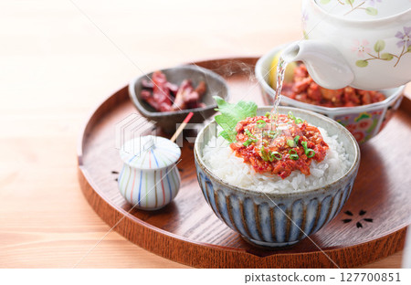 Chanja chazuke（將茶倒在 Chanja 米飯上） 127700851