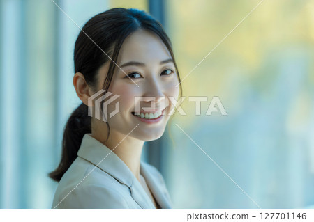 微笑的日本女商人生成人工智慧 127701146