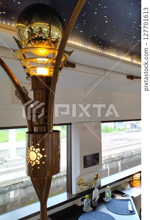 Tourist train: A tale of the dawn of the Shikoku Tosa era 127701613