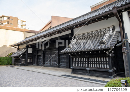 Remaining samurai residence gates in Tokyo 127704899