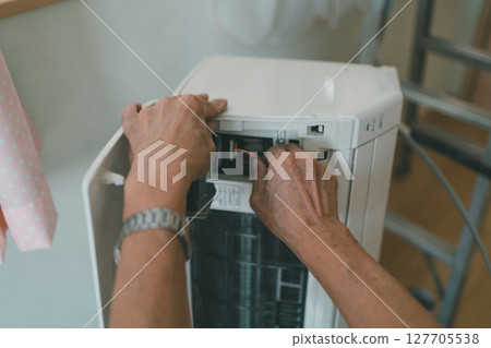 空調搬遷：內部、外部連接線 127705538