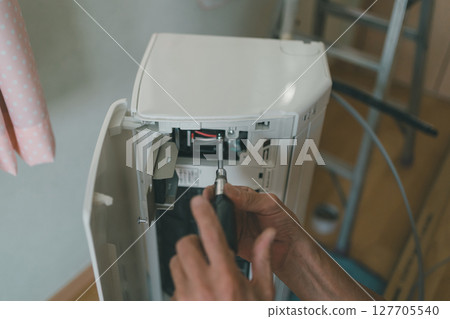 空調搬遷：連接內部和外部連接線 127705540