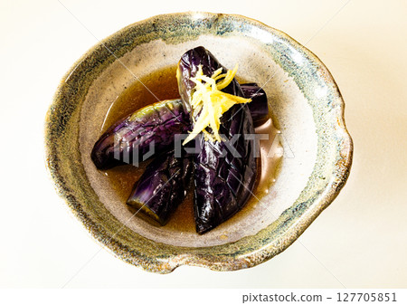 Simmered eggplant, a delicious summer vegetable 127705851