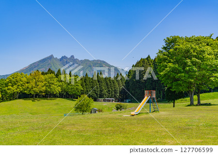 從高森町月回園區眺望的貓山(熊本縣) 從高森町月回園區眺望的貓山(熊本縣) 127706599