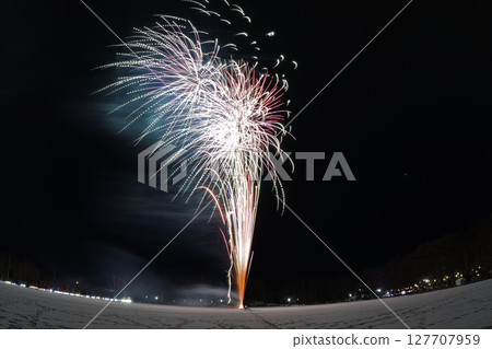 Fireworks launched from the snow in a park in Hokkaido 127707959