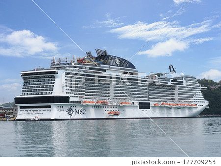 豪華郵輪MSC Bellissima停靠基隆港 豪華郵輪MSC Bellissima停靠基隆港 127709253