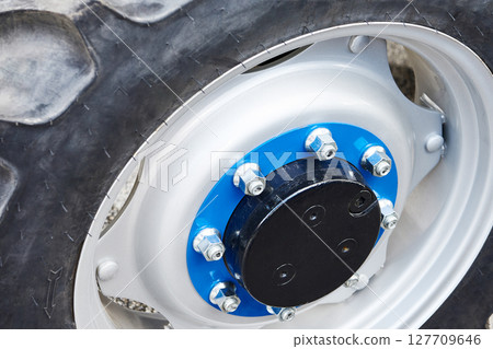Vehicle disk wheel tractor 127709646