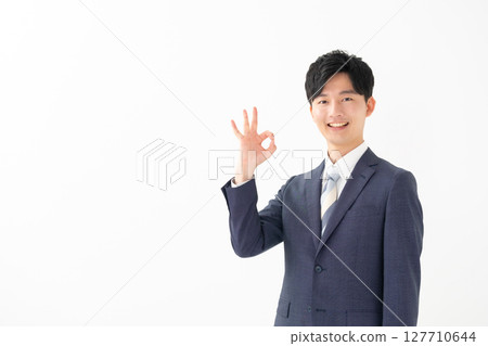西裝革履，男性，20多歲，OK 127710644