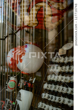 Many lanterns Many lanterns 127710748
