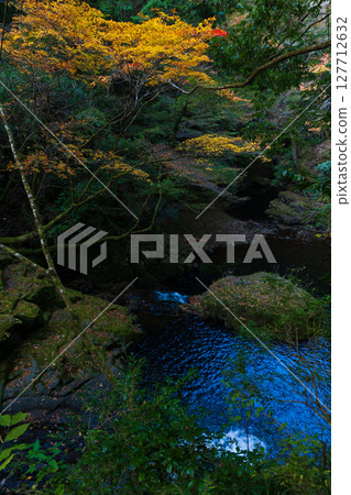 三重縣名張的秋天：赤目四十八瀑的紅葉 127712632