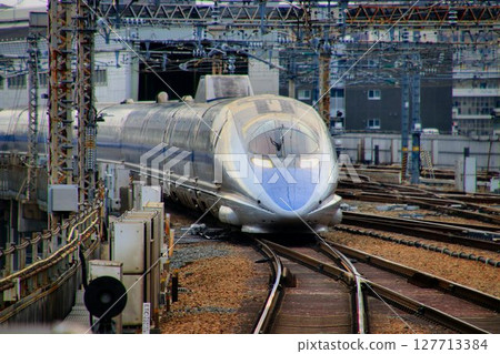 The "Kodama" runs through the Sanyo Expressway... Sanyo Shinkansen [500 series] ~ At Shin-Osaka Station 127713384