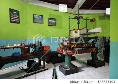 Scenery of a tea factory [Sri Lanka] 127713494