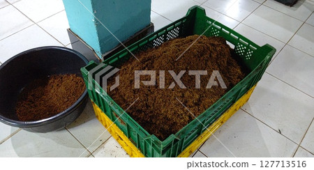 Scenery of a tea factory [Sri Lanka] 127713516