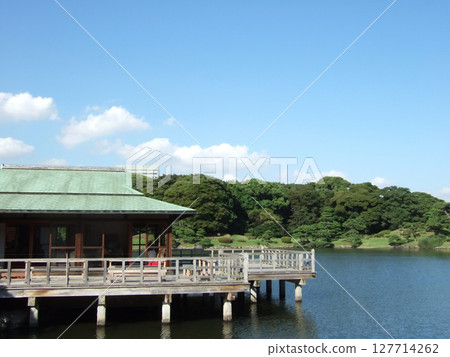 濱離宮恩賜庭園和日式建築。 濱離宮恩賜庭園和日式建築。 127714262