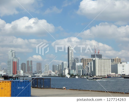 從竹芝碼頭眺望隅田川。 127714263