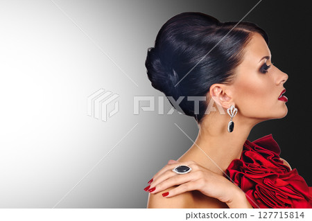Young gorgeous brunette Young gorgeous brunette 127715814