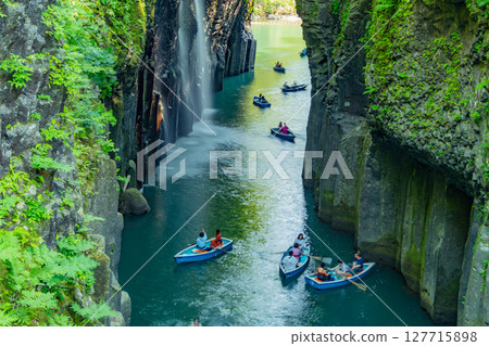 （宮崎縣）高千穗峽、真名井瀑布、泛舟的人們 127715898