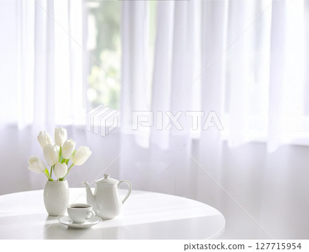 Bright white room 127715954