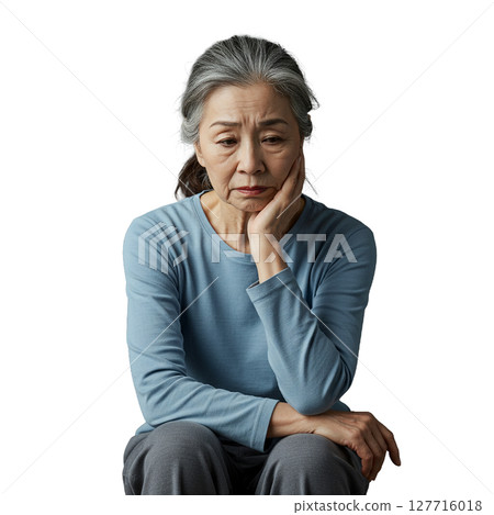 Elderly woman in trouble 127716018