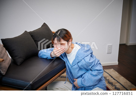 患有孕吐的女性、孕婦、產婦 127716851