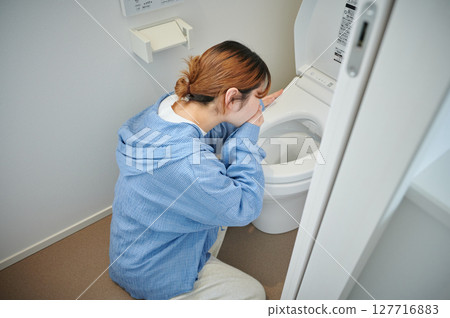 患有孕吐的女性、孕婦、產婦 患有孕吐的女性、孕婦、產婦 127716883