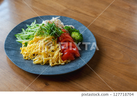 A summer staple: colorful chilled Chinese noodles A summer staple: colorful chilled Chinese noodles 127718704