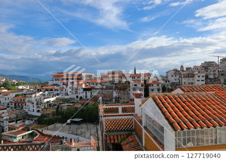 Cityscape of Taxco, a tourist destination in Central America, Mexico 127719040