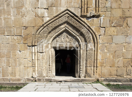 medieval door, old door 127720976