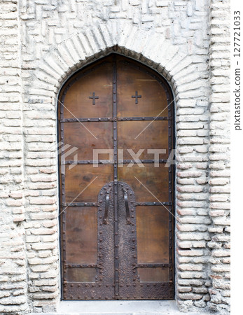medieval door, old door 127721033