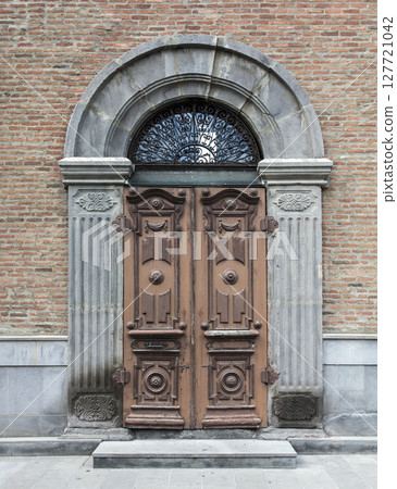 medieval door, old door medieval door, old door 127721042