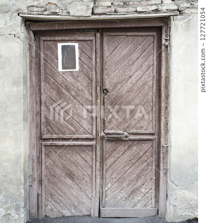 medieval door, old door 127721054