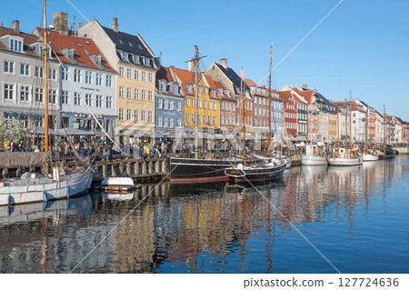 Colorful streetscape of Nyhavn, Copenhagen, Denmark 127724636