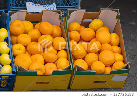 Mandarins Orange in Boxes Mandarins Orange in Boxes 127726198