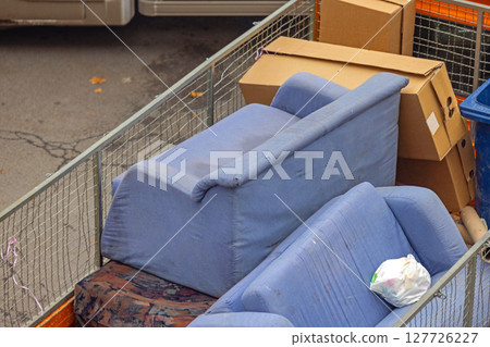 Sofa Furniture Removal Truck 127726227