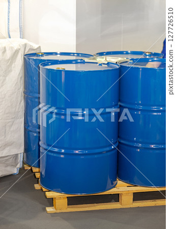 Metal Barrels Drums Pallet Metal Barrels Drums Pallet 127726510