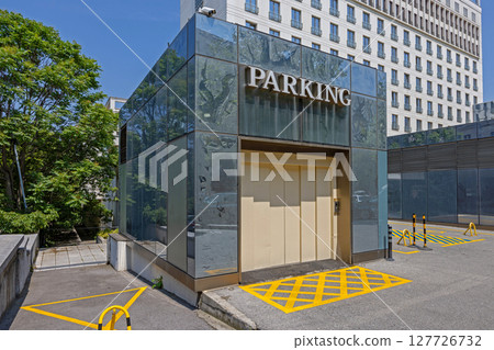 Underground Car Parking Elevator 127726732