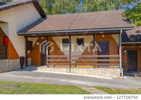 Vacation House Cabin 127726750